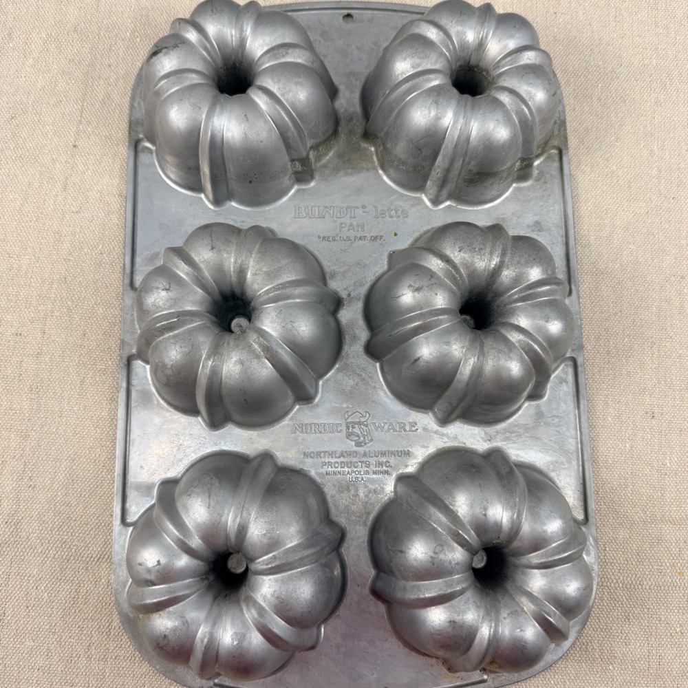 Vintage Nordic Ware Bundt-lette 6 Mini Bundt Cake Pan Cast Aluminum USA
